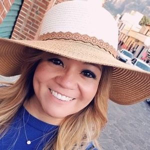 Meet your Posher, Mireya